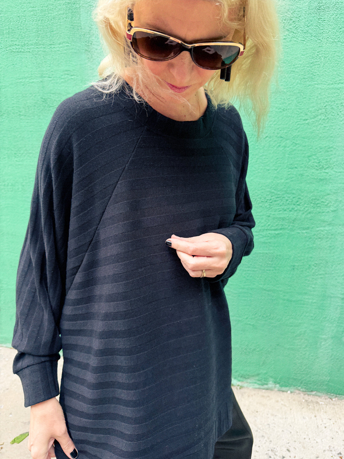 Bradford Summer Sweatshirt - Black Accordion Knit